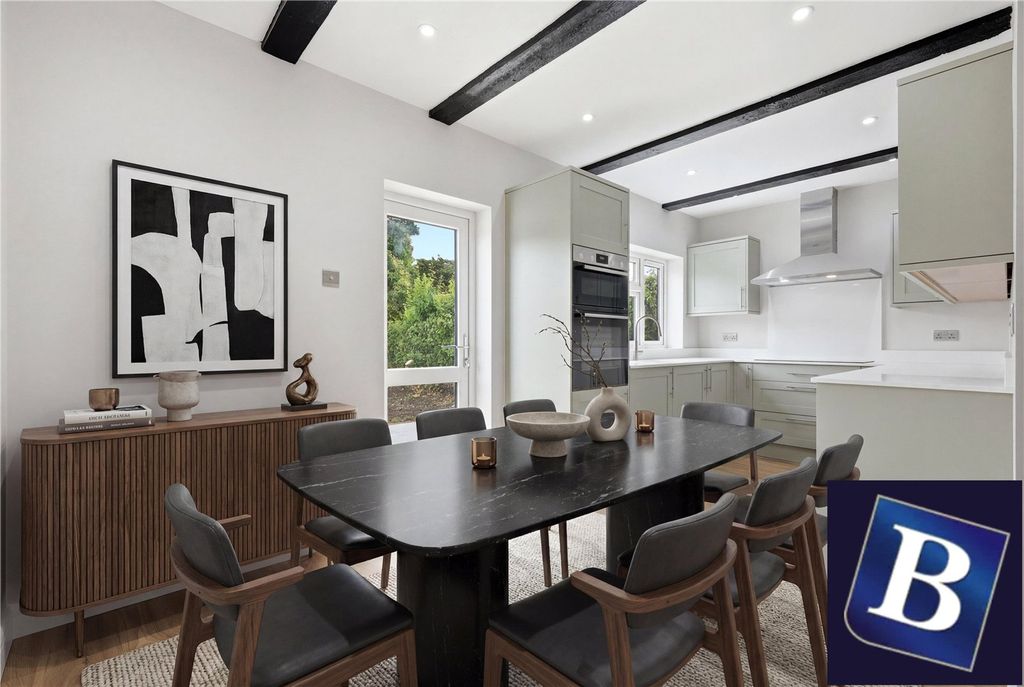 Property photo 2 of 11 Kitchen / Diner