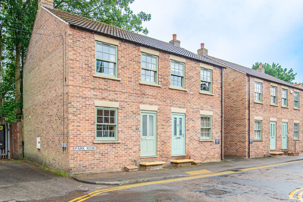 Property photo 1 of 16 Front