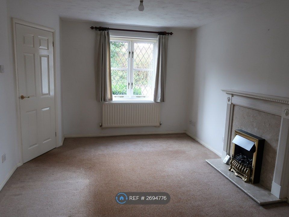 Property photo 2 of 12 Lounge