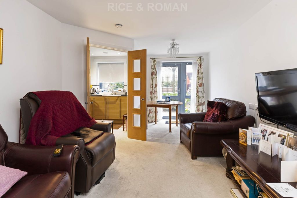 Property photo 3 of 8