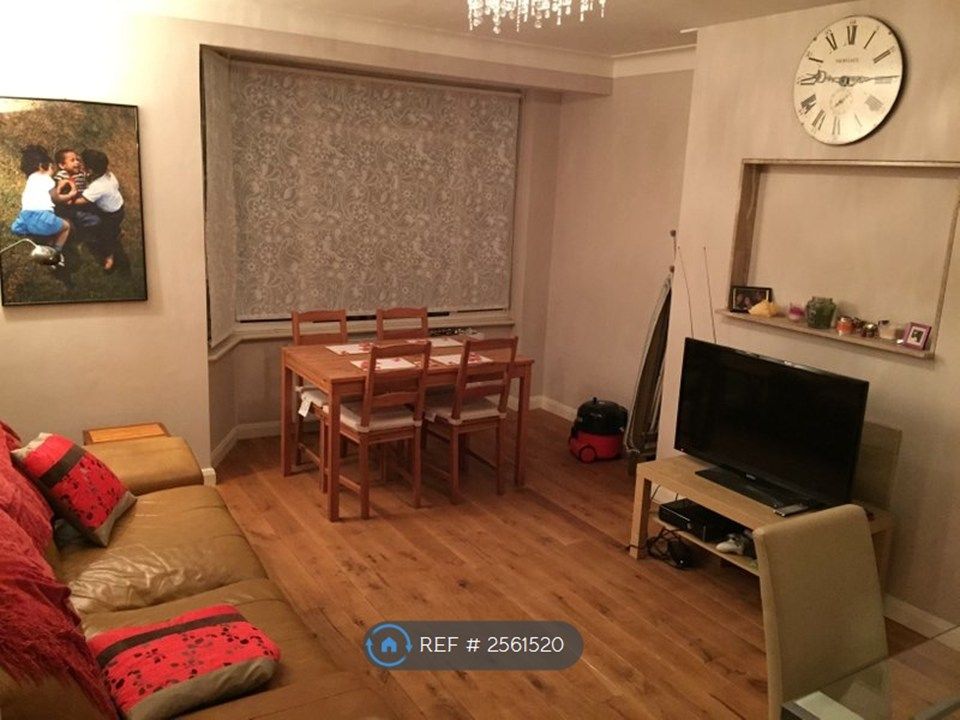 Property photo 1 of 6 Living Room
