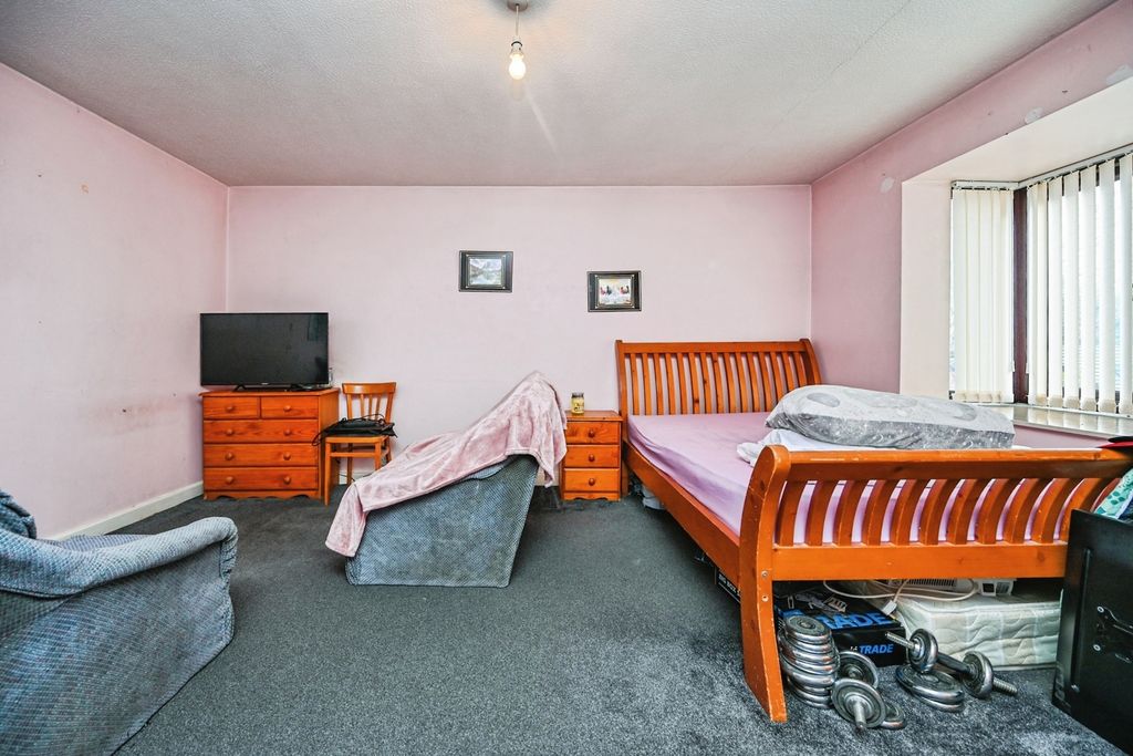 Property photo 3 of 12 Photo