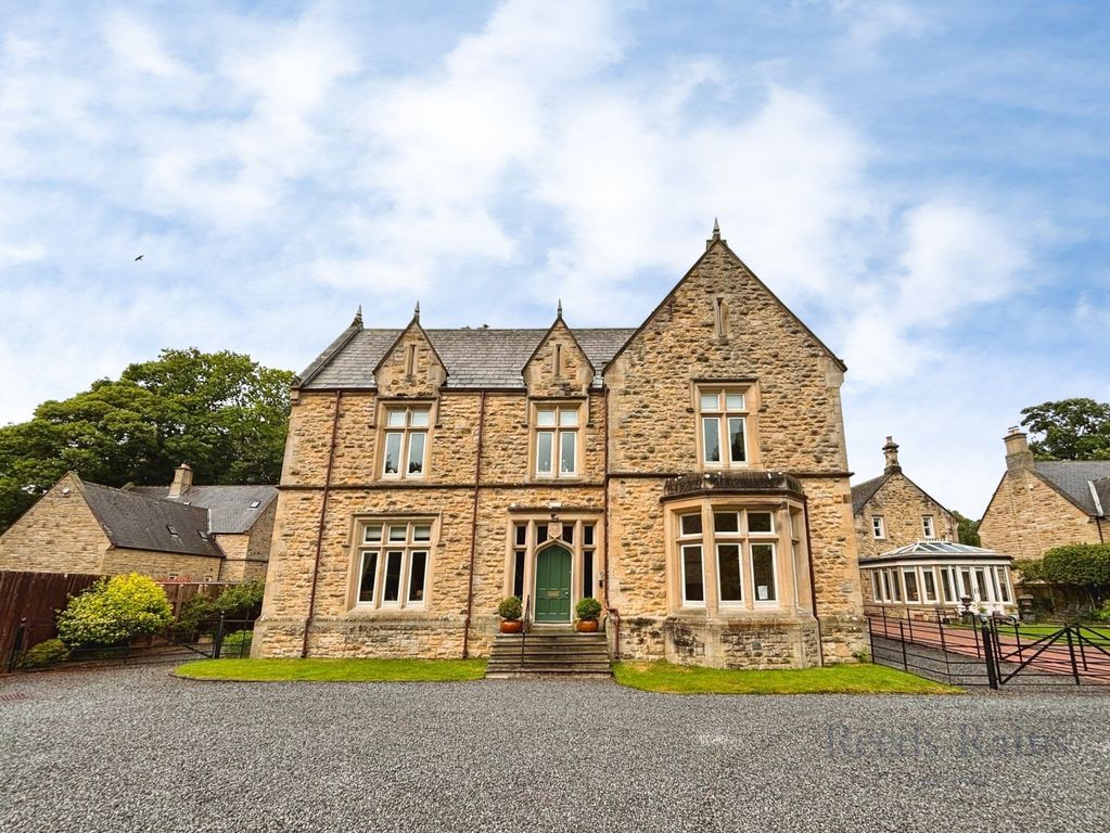 Property photo 1 of 16 External
