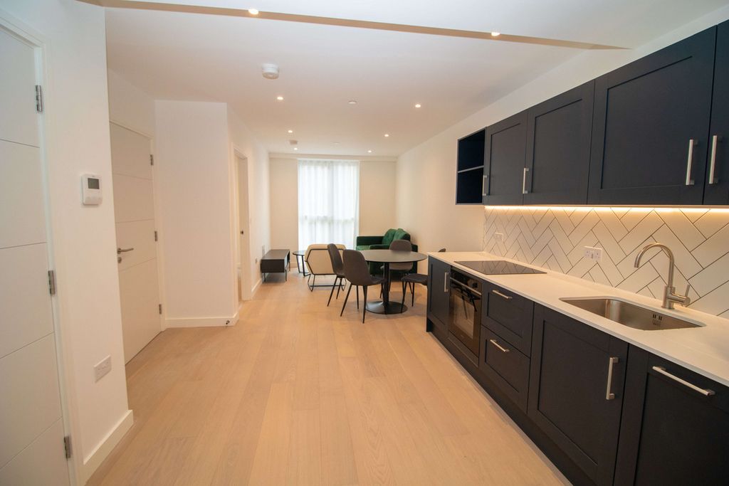 Property photo 1 of 24
