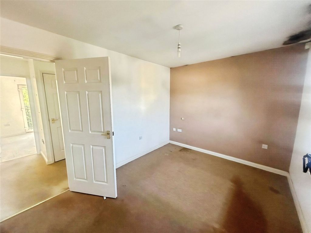 Property photo 3 of 7 Bedroom 1