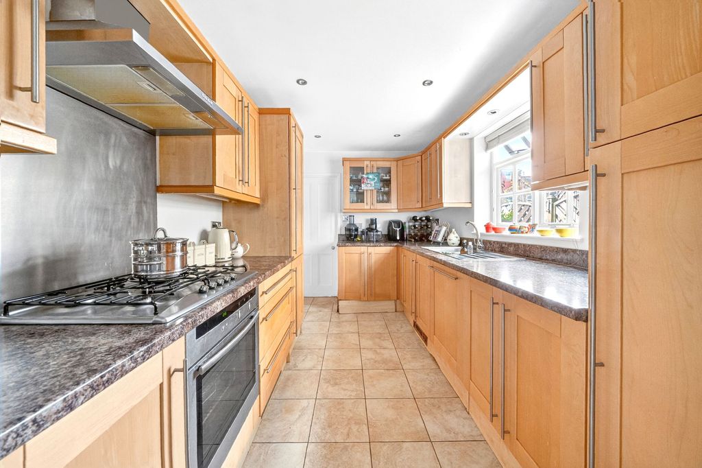 Property photo 3 of 26