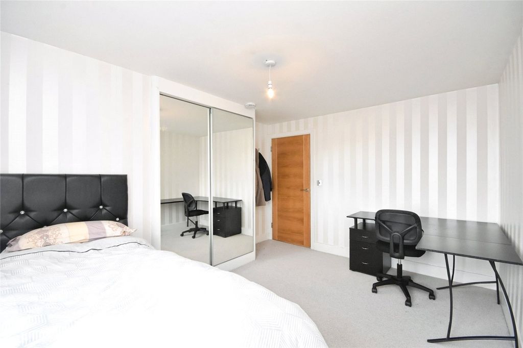 Property photo 3 of 11 Bedroom