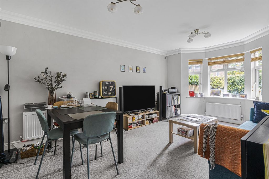 Property photo 2 of 11 11_64523.Jpg