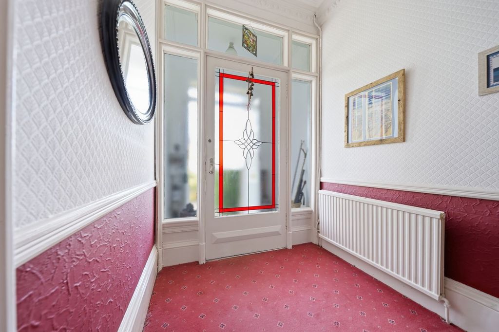 Property photo 3 of 61