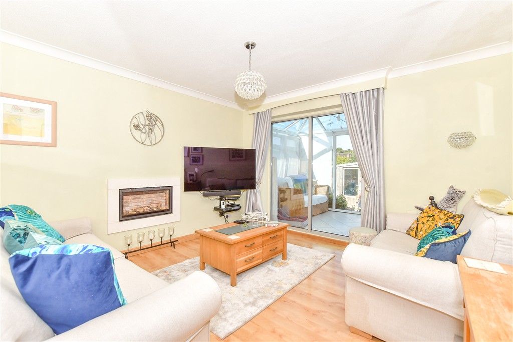 Property photo 2 of 13 Lounge