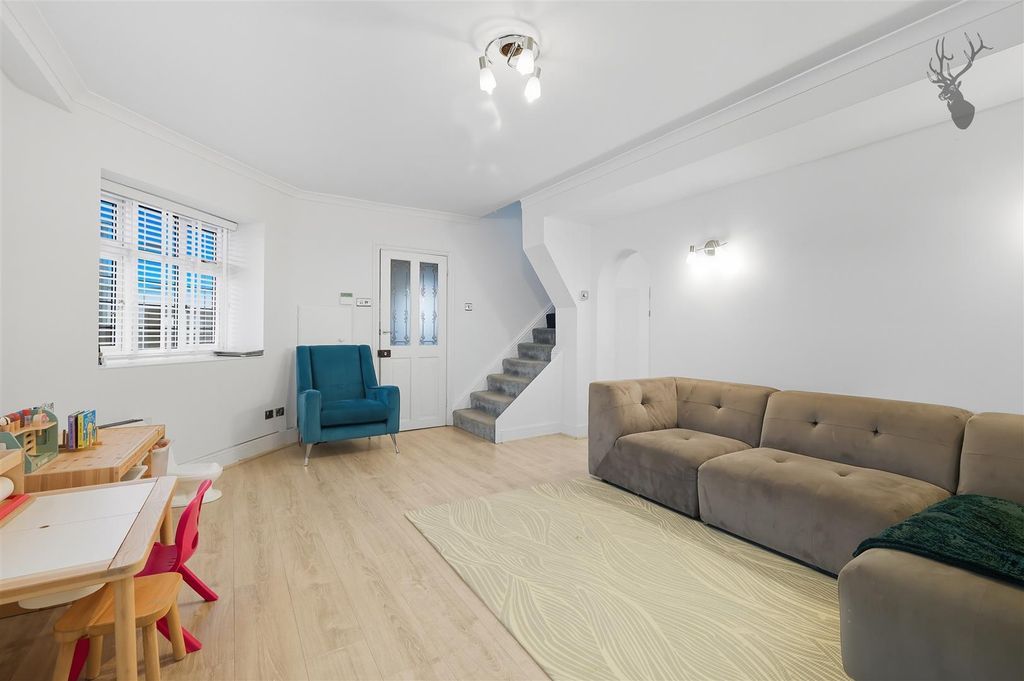 Property photo 2 of 21