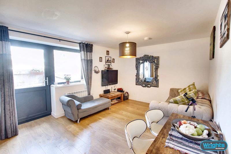 Property photo 3 of 12 Photo 4