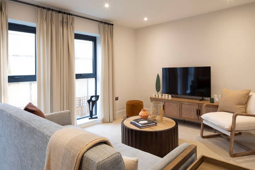 Property photo 3 of 16