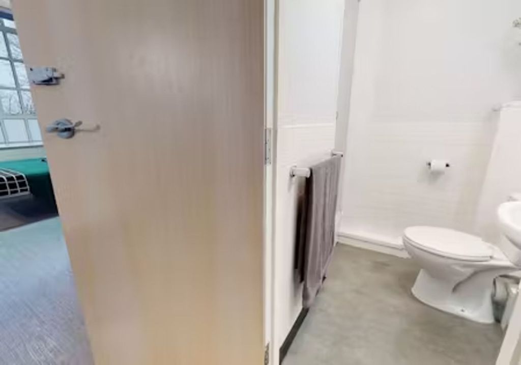 Property photo 1 of 29