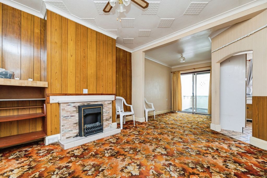 Property photo 2 of 23