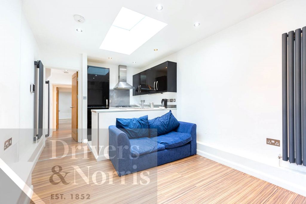 Property photo 2 of 10 Picture No. 18