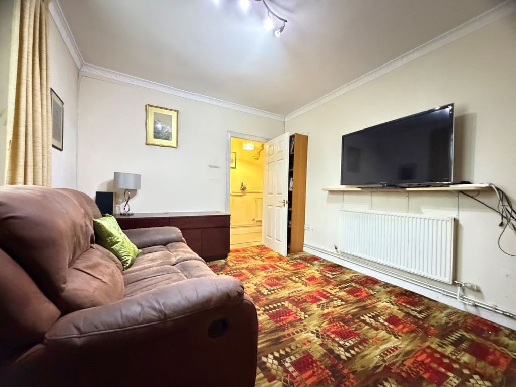 Property photo 3 of 23