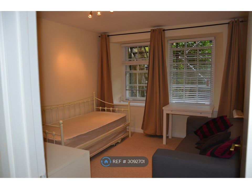 Property photo 3 of 6 Studio Room