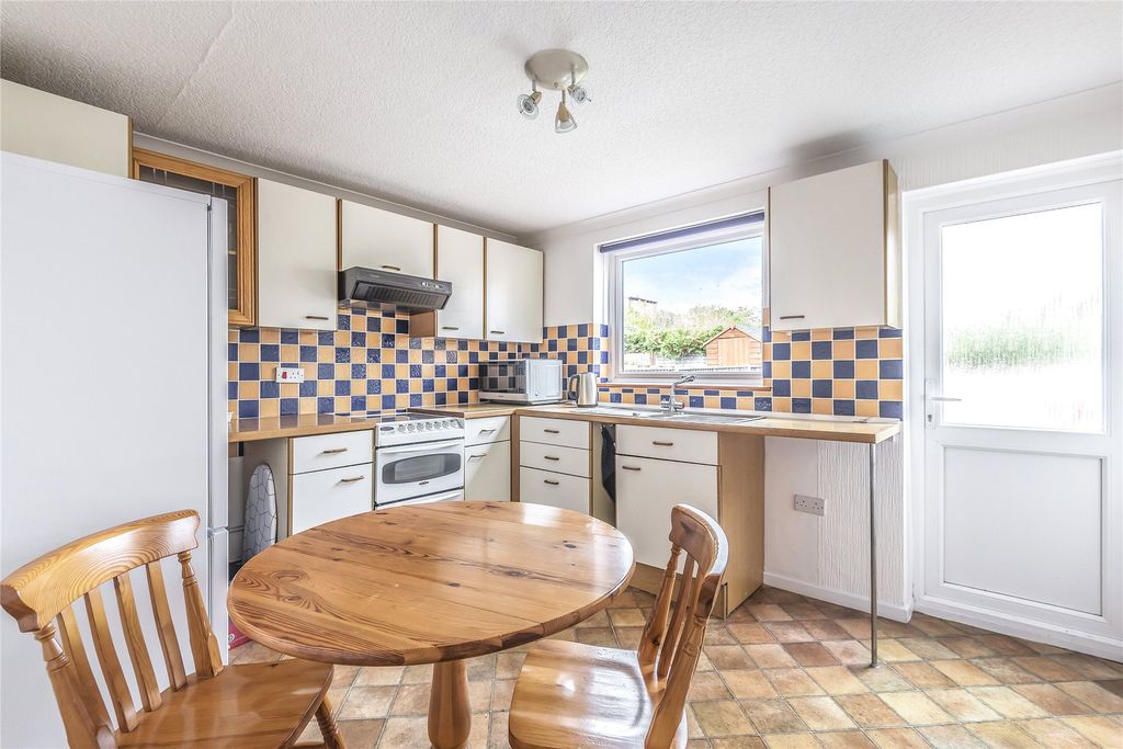 Property photo 3 of 8 Kitchen/Dining Room