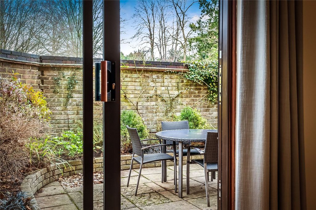 Additional image 20 of 3 bed flat for saleEastcroft Court, Albury Road, Guildford, Surrey GU1