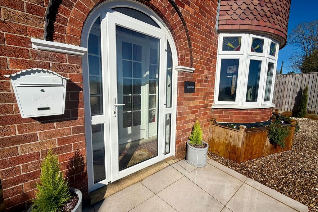 Property photo 2 of 36