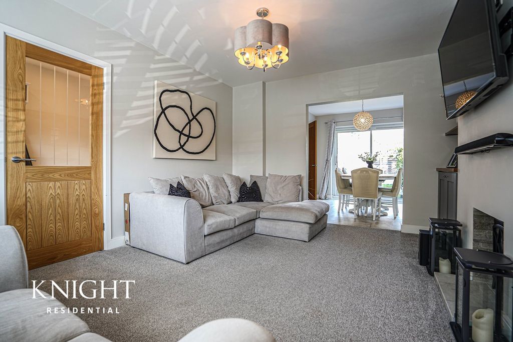 Property photo 3 of 26