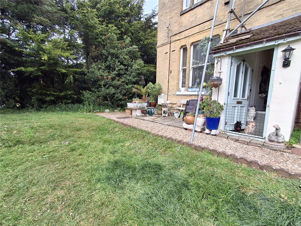Property photo 1 of 16 Picture No. 12