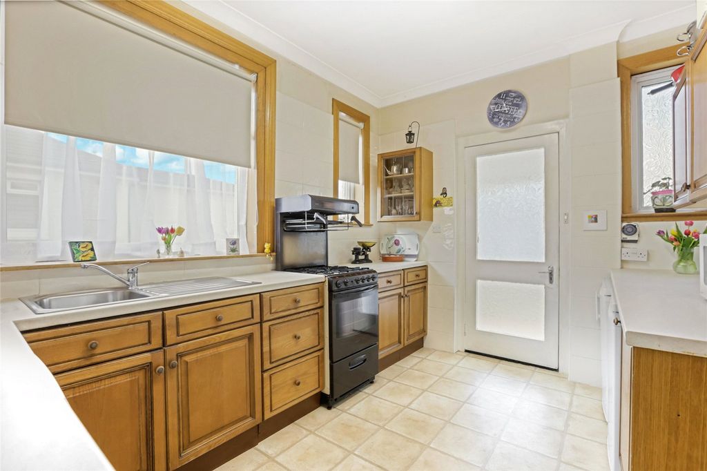 Property photo 3 of 21 Picture No. 05