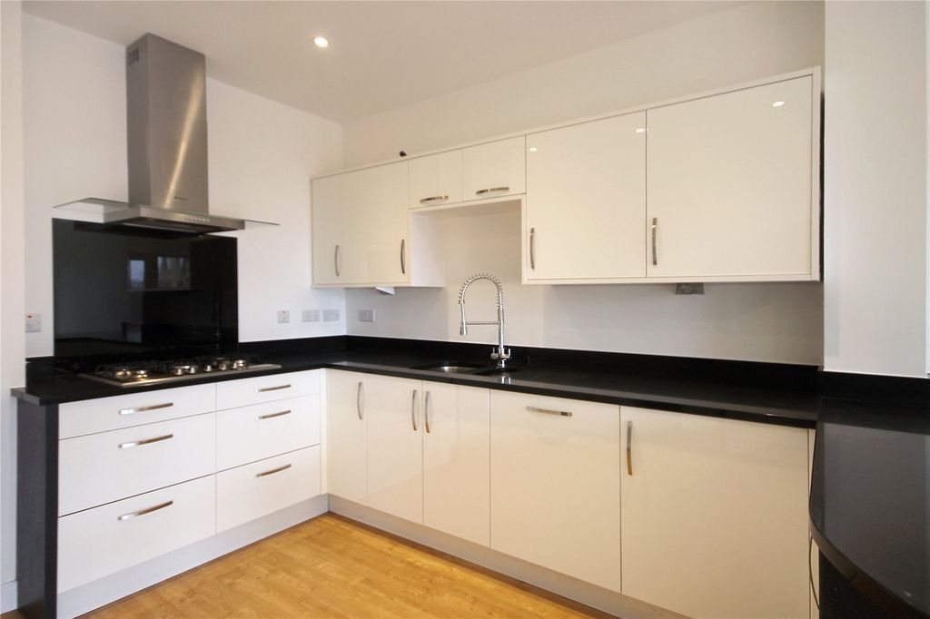Property photo 2 of 9 Kitchen