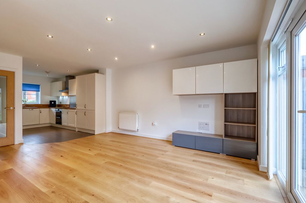 Property photo 2 of 14 Picture No. 04