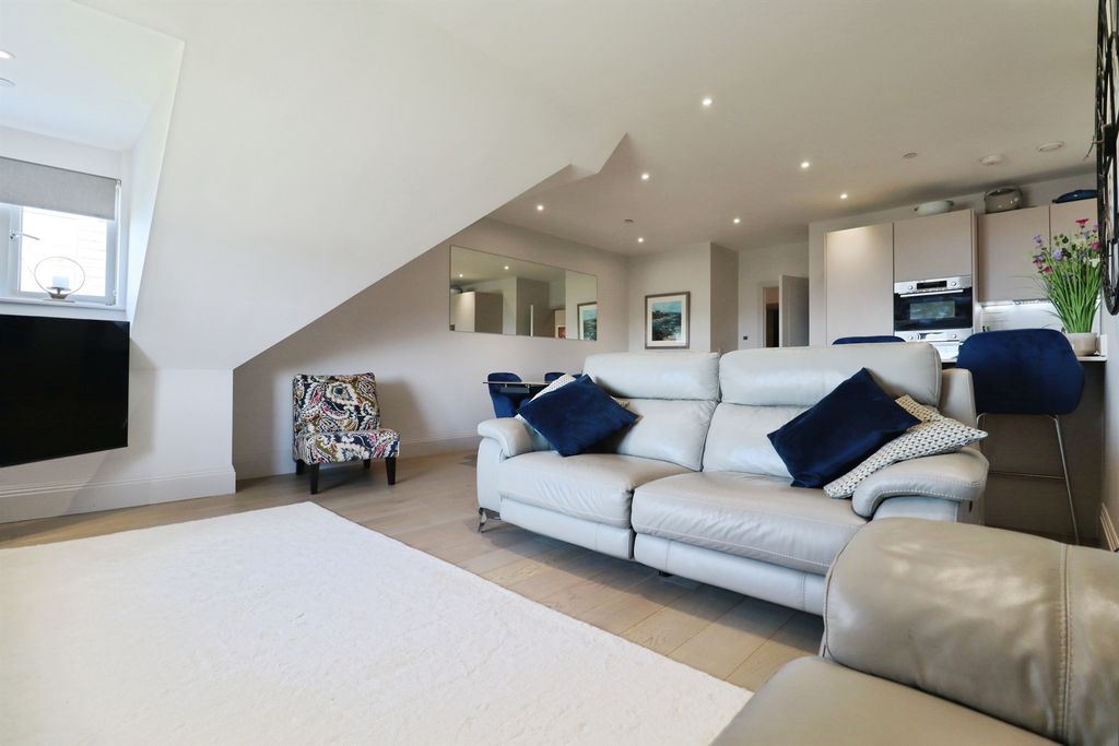 Additional image 7 of 3 bed flat for saleRest Bay, Porthcawl CF36