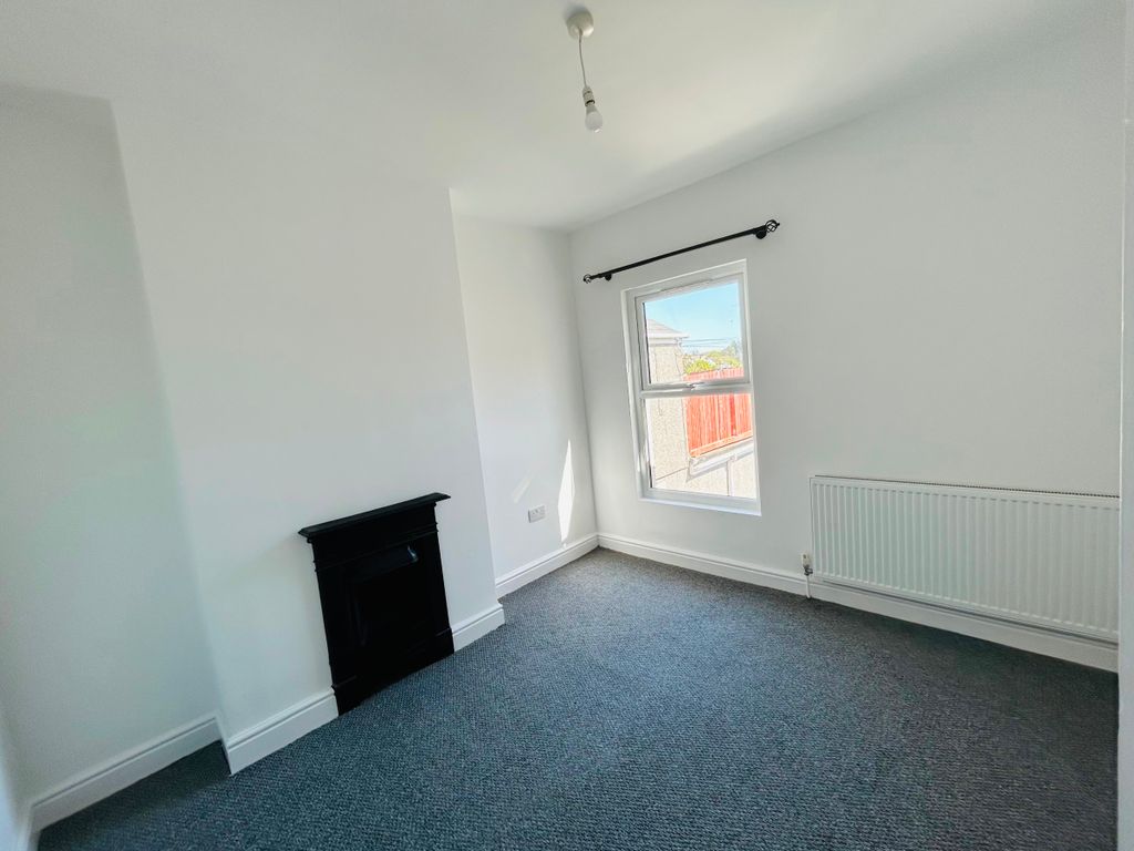 Additional image 5 of 2 bed flat to rent52B Suffolk Place, Porthcawl CF36