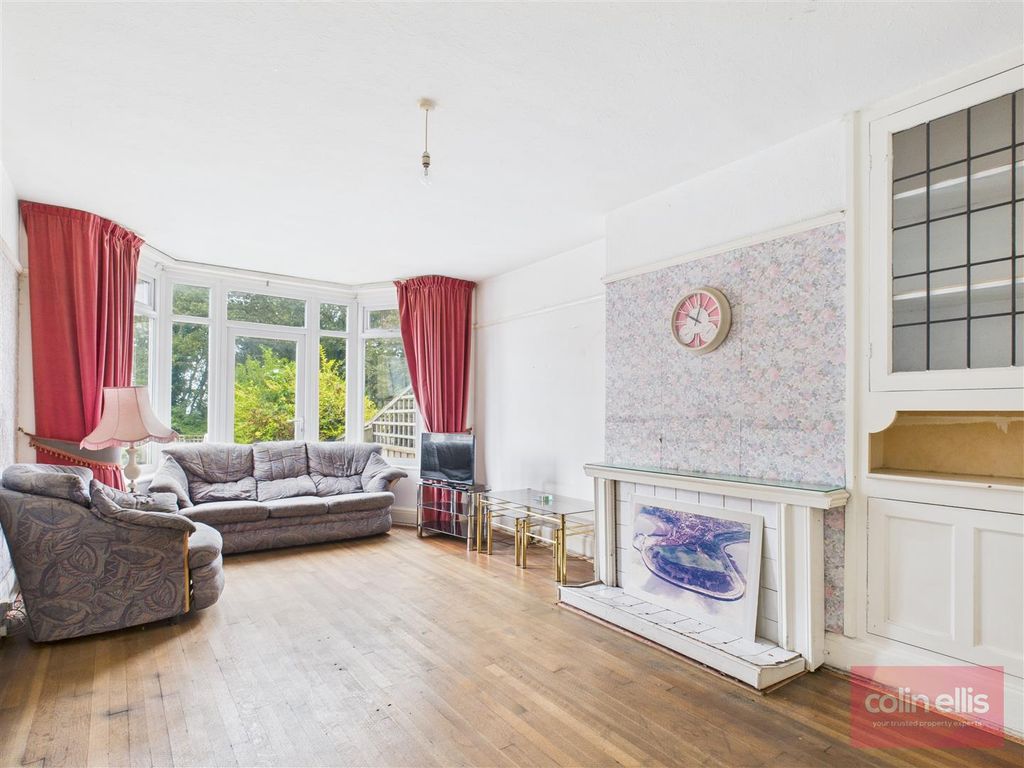 Property photo 3 of 18 Cam05075G0-Pr0195-Still003.Jpg