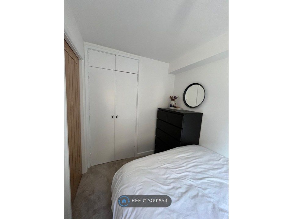 Property photo 3 of 6 Bedroom Storage