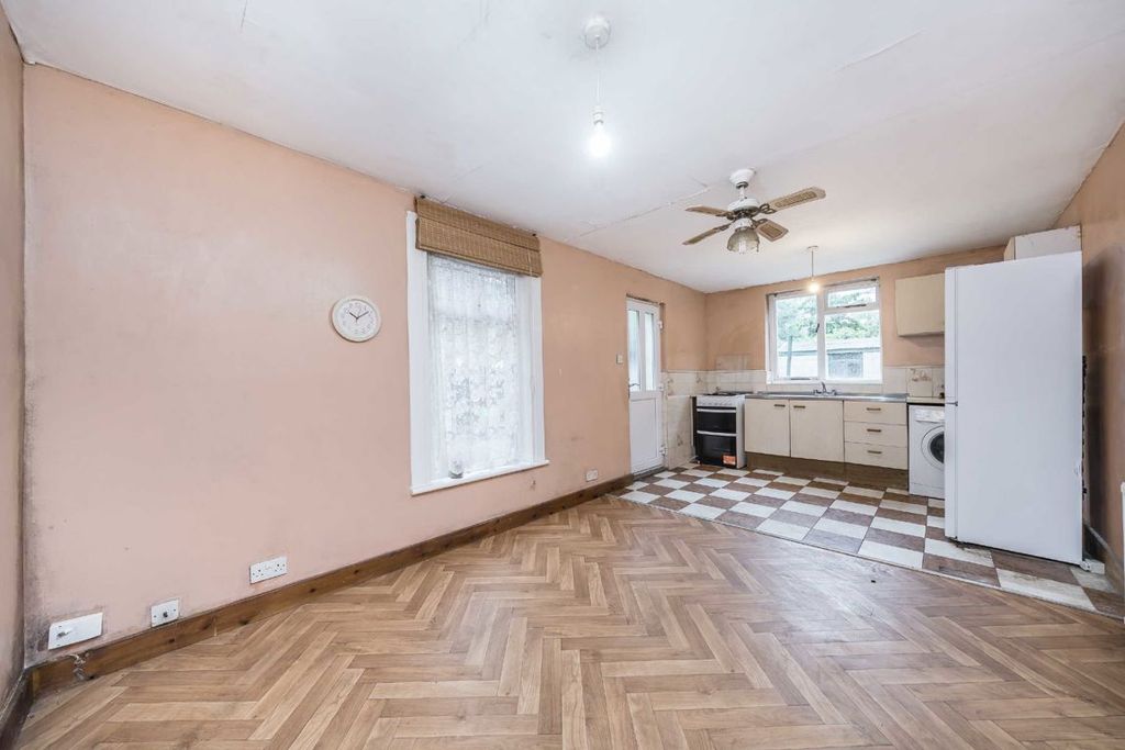 Property photo 2 of 4