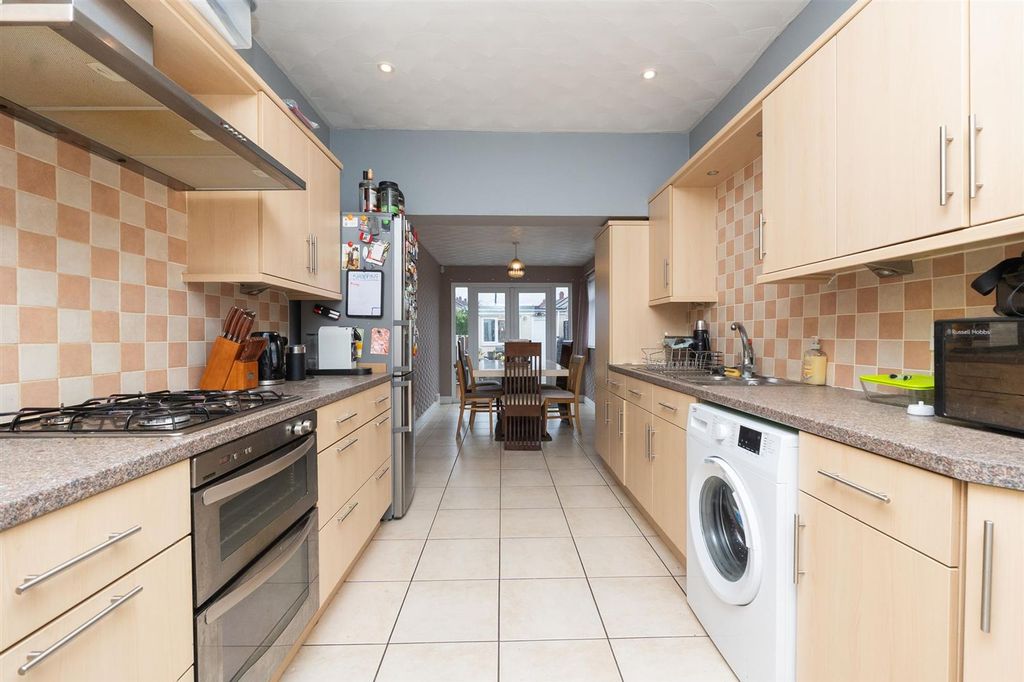 Property photo 3 of 28 94-Speedwell-Road-Bs6-7Sf-4.Jpg