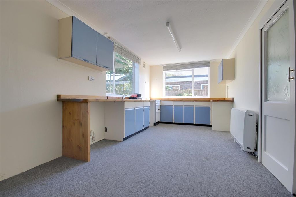 Property photo 2 of 8 Kitchen.Jpg