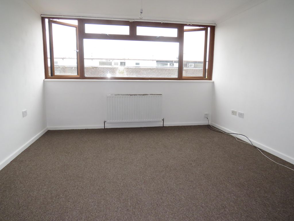 Property photo 3 of 9 Living Room