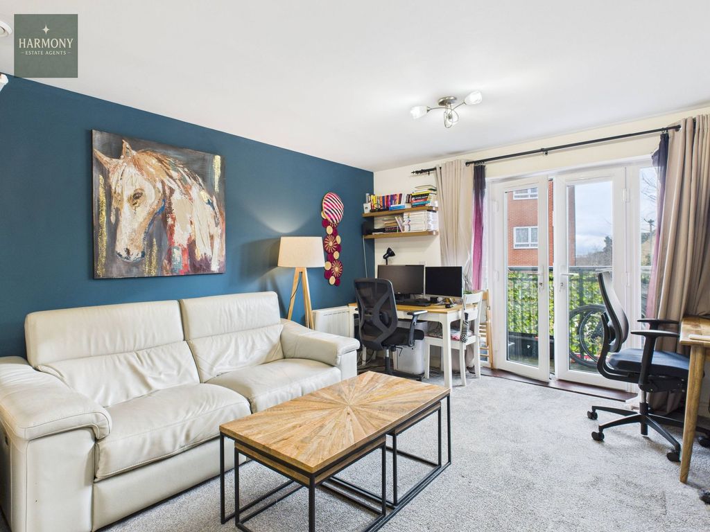 Property photo 1 of 10 Living Area