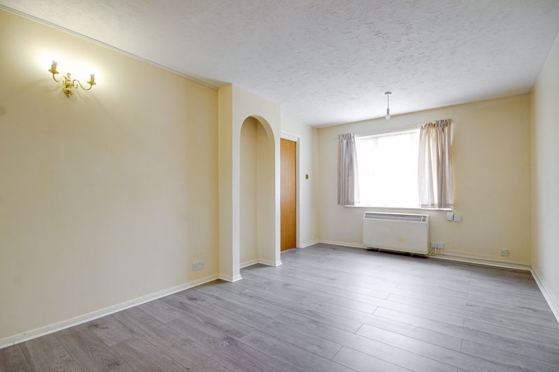 Property photo 3 of 14 Photo 8