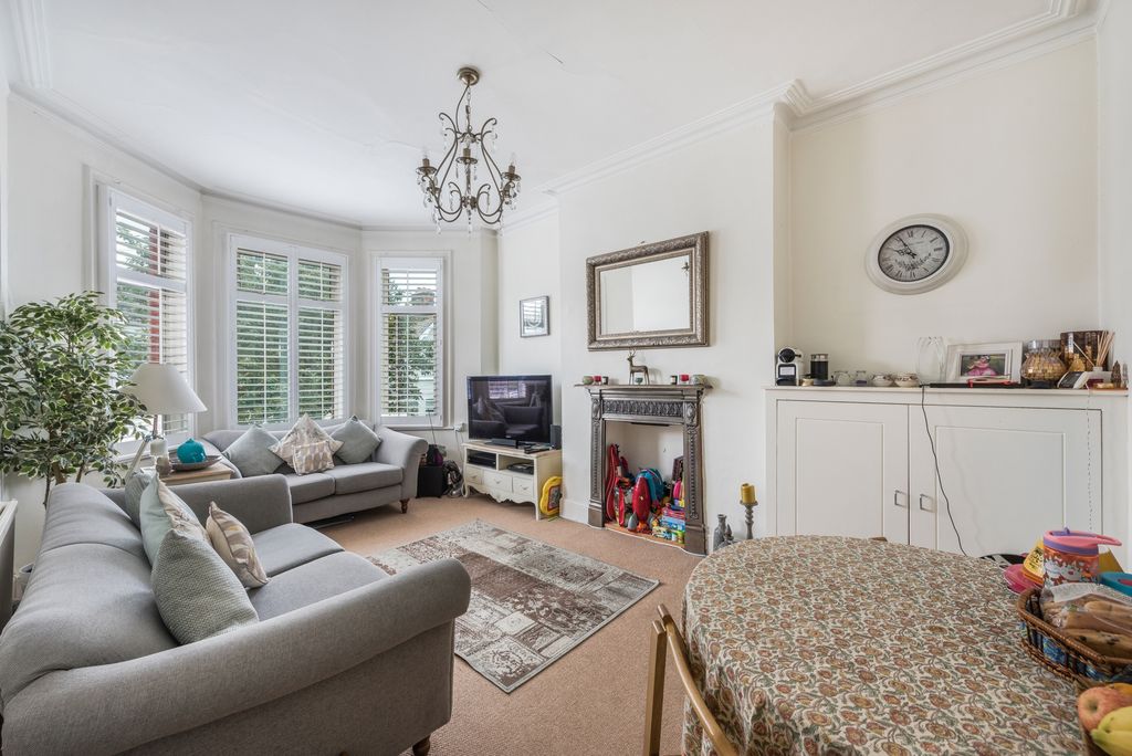 Property photo 1 of 7 Photo 3