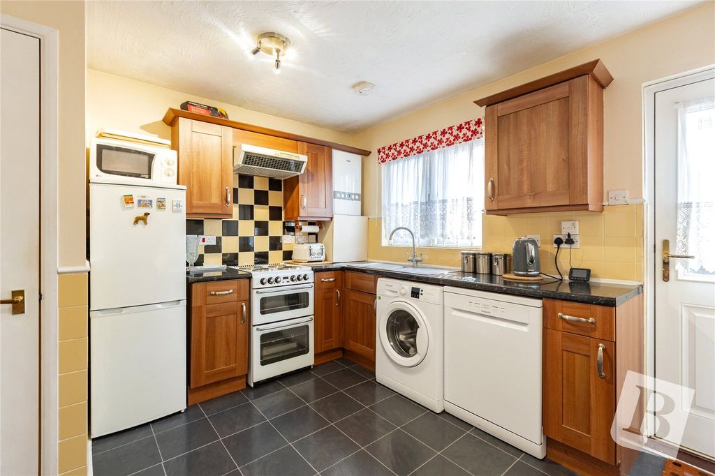 Property photo 3 of 14 Kitchen