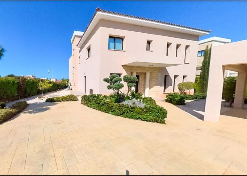 Property photo 1 of 21 Villa 7