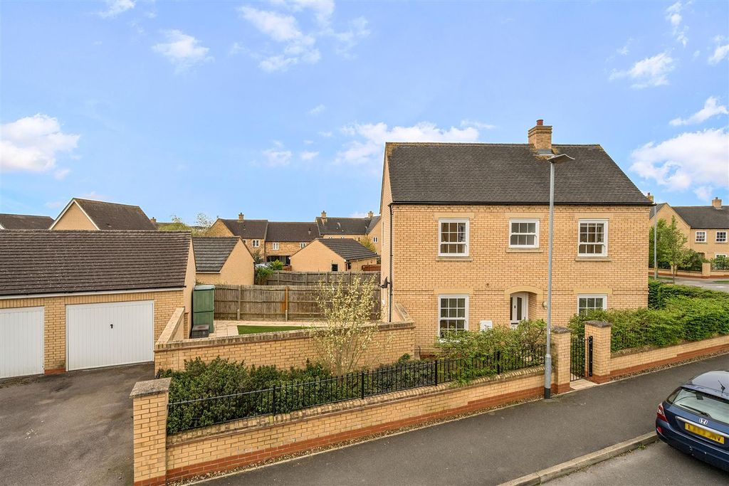 Property photo 1 of 17 1440855.Jpg