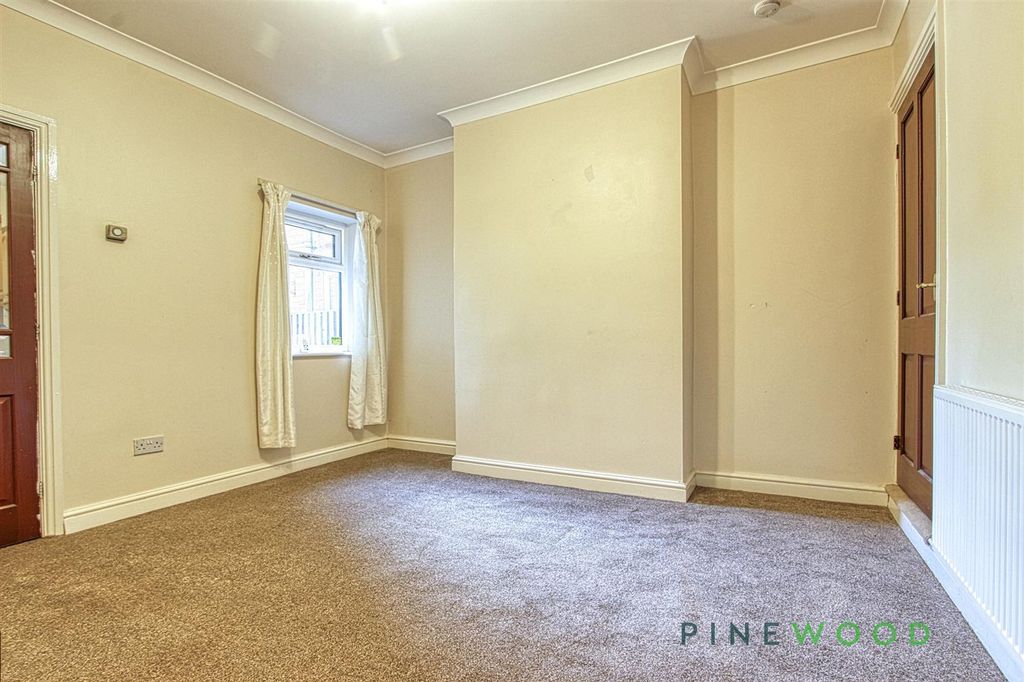 Property photo 3 of 9 Dining Room