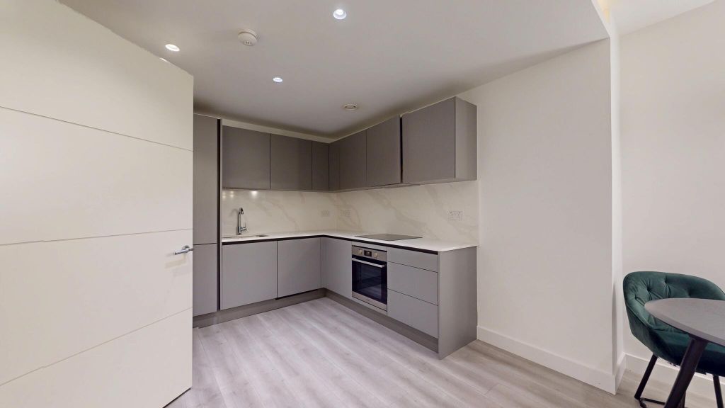 Property photo 2 of 14 Kitchen