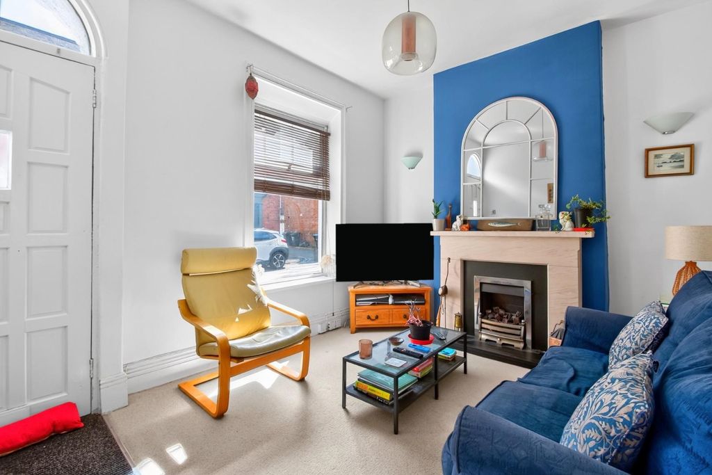 Property photo 3 of 16 25Chatsworthroad-4.Jpg