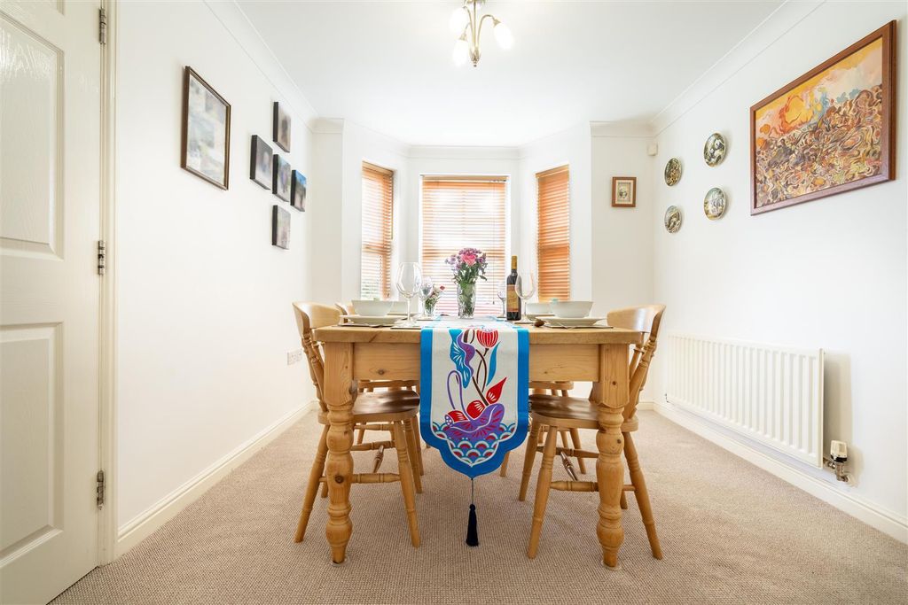 Property photo 3 of 12 Dining Area