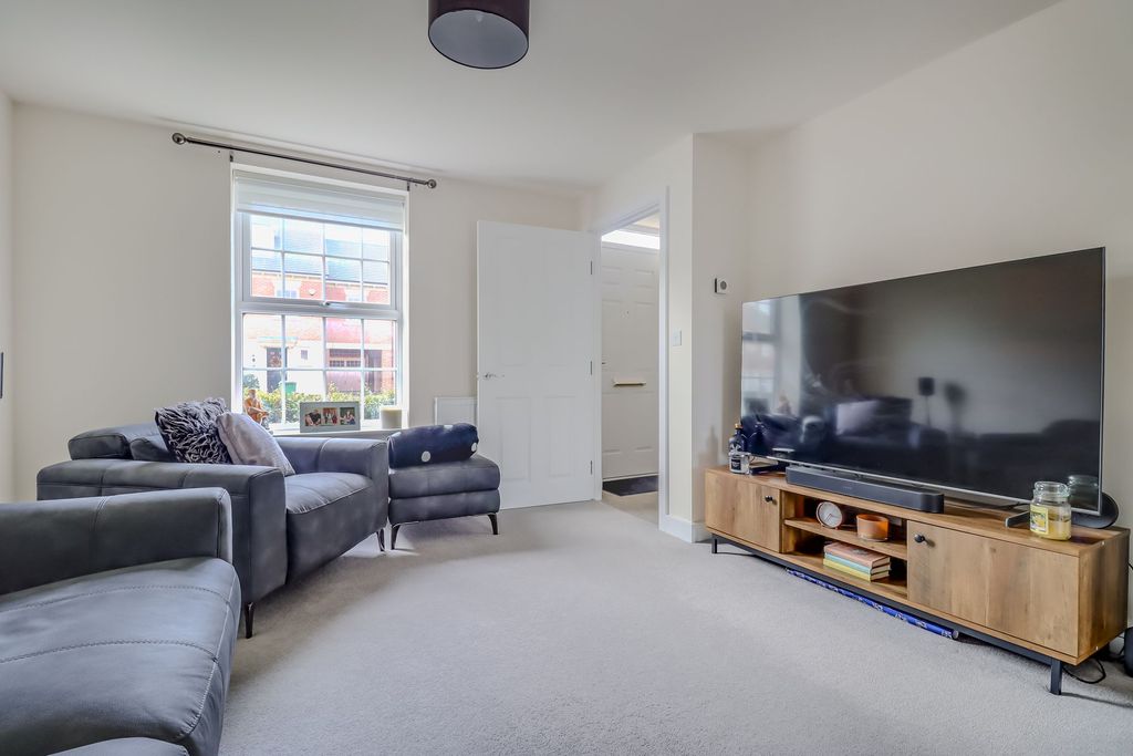 Property photo 3 of 14