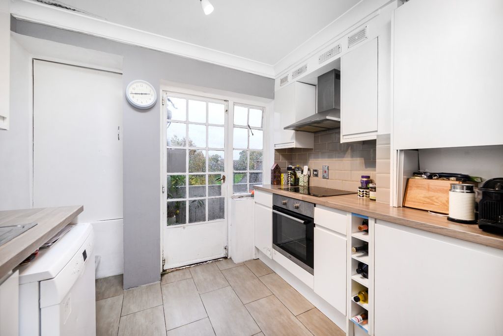 Property photo 3 of 7 4369603